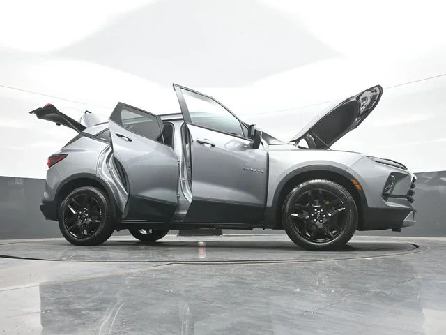 Used 2024 Gray Chevrolet LT image 31