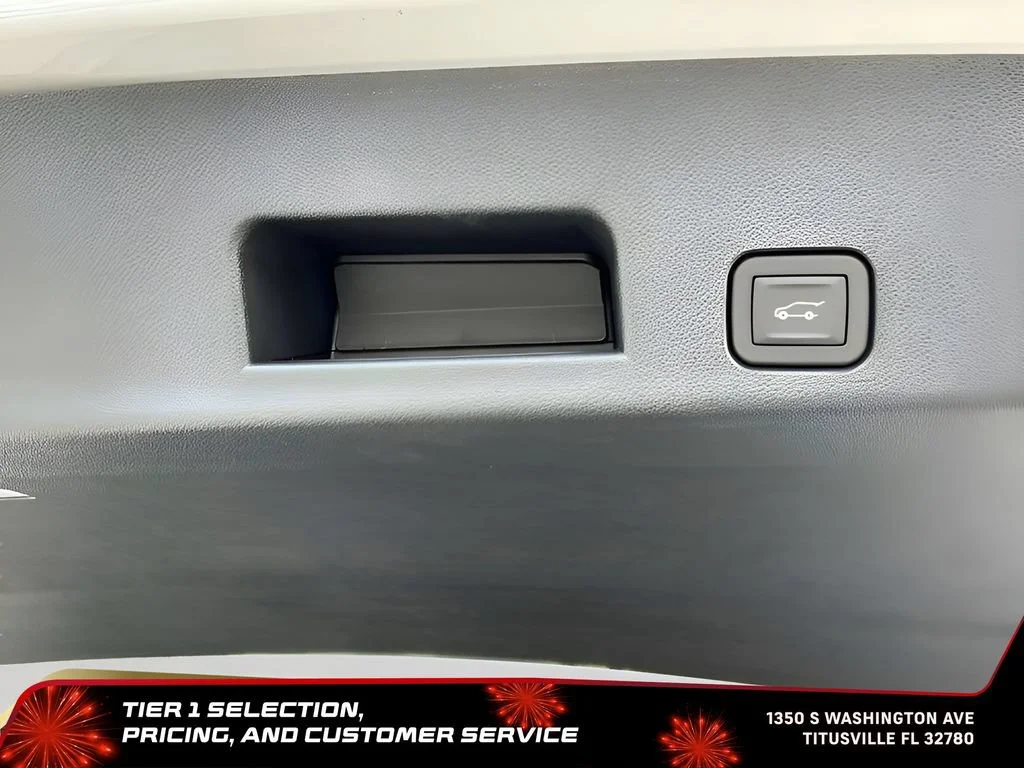 New 2026 Summit White GMC Elevation image 25