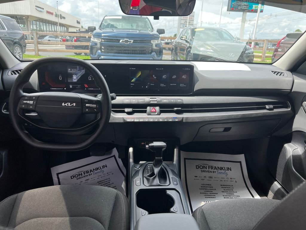 Used 2025 White Kia LX image 15