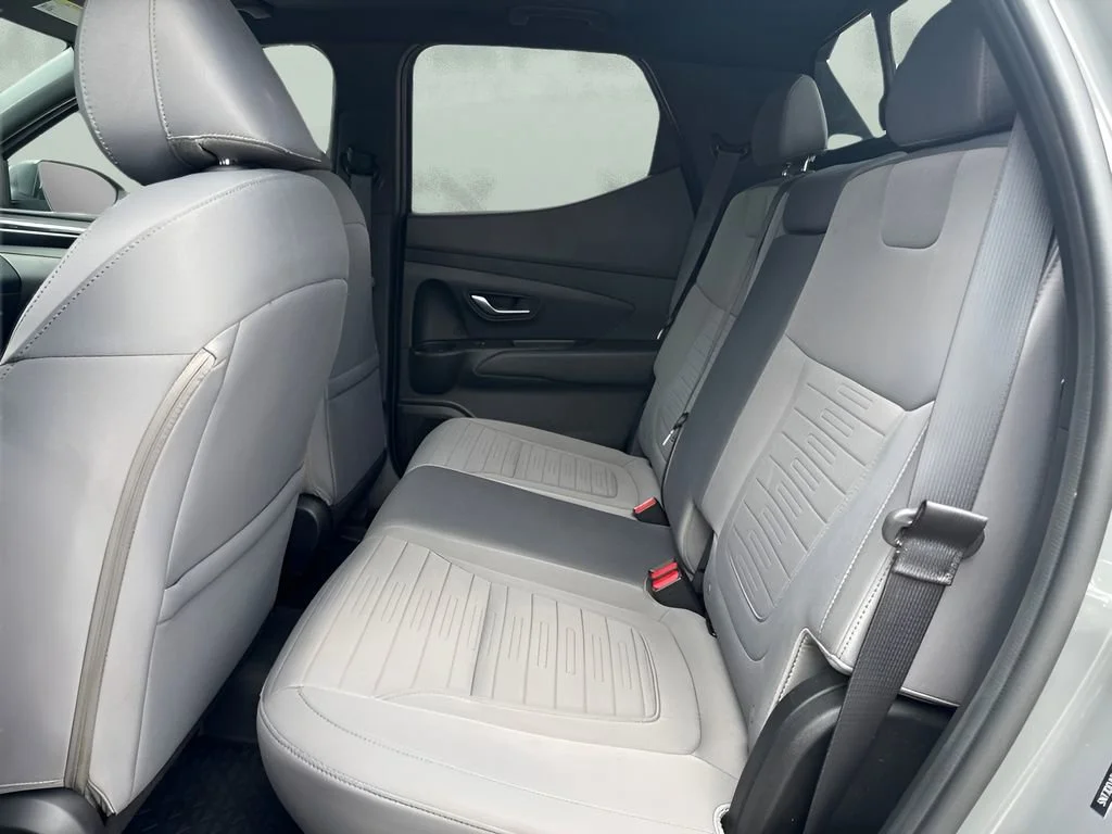 Used 2023  Hyundai SEL Premium image 13