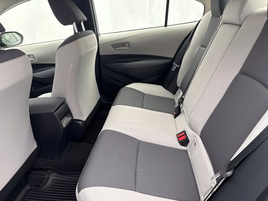 Used 2023  Toyota LE image 17
