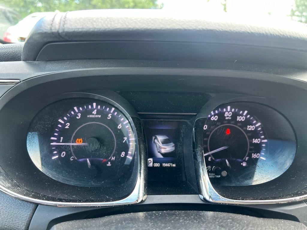 Used 2013 Magnetic Gray Metallic Toyota XLE image 22
