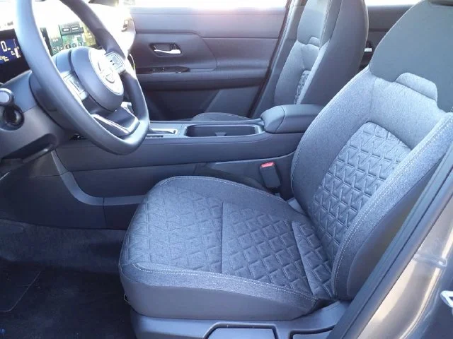 Used 2025 Gray Nissan SV image 12