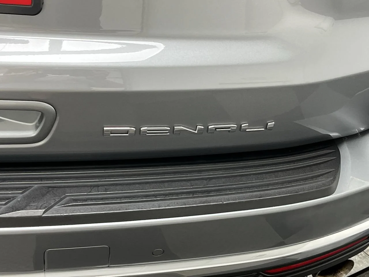 Used 2023 Sterling Metallic GMC Denali image 6