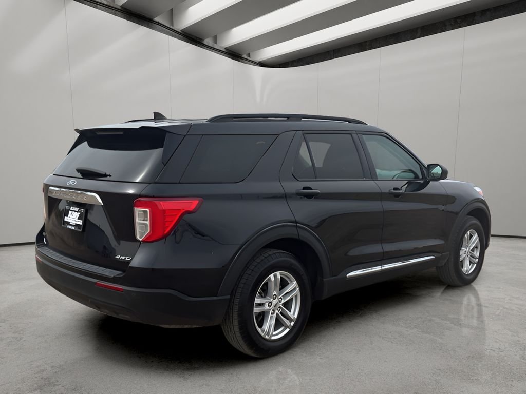 Used 2021 Agate Black Metallic Ford XLT image 5