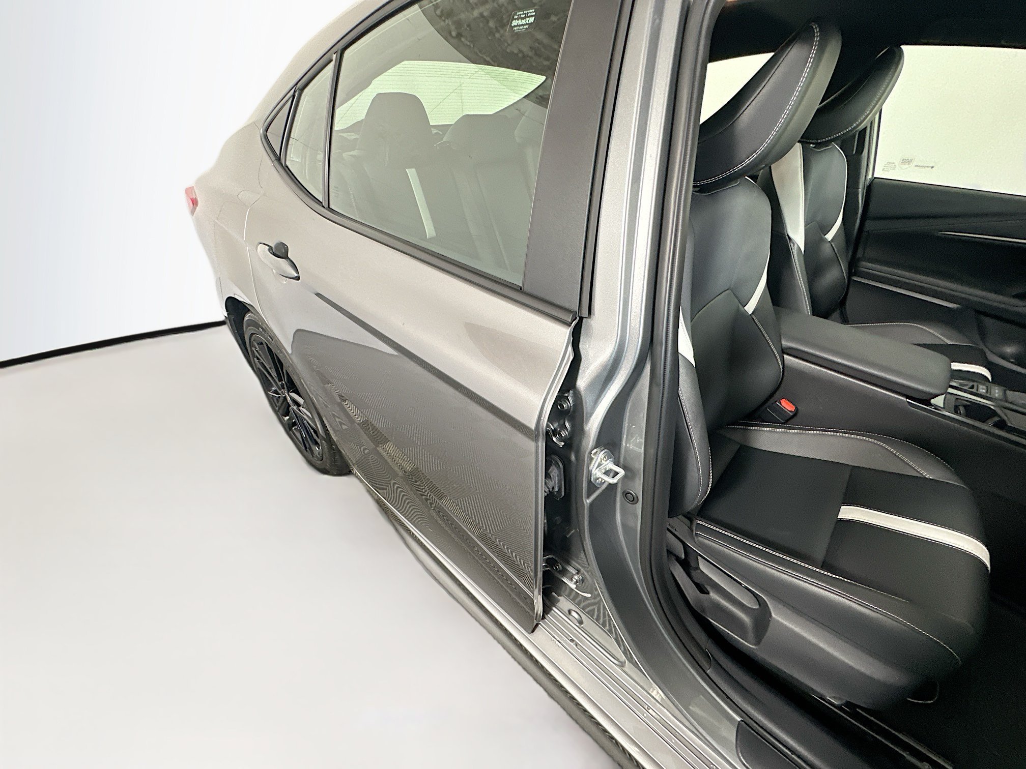 Certified Used 2025 Heavy Metal Toyota SE image 28