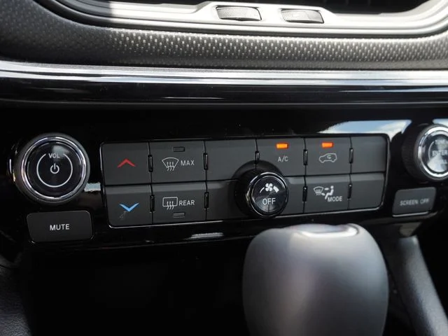 New 2026 Fathom Blue Pearl-Coat Exterior Paint Jeep Latitude image 24