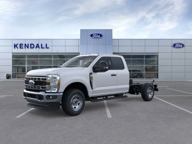 2025 Ford F-350 Super Duty Chassis Cab