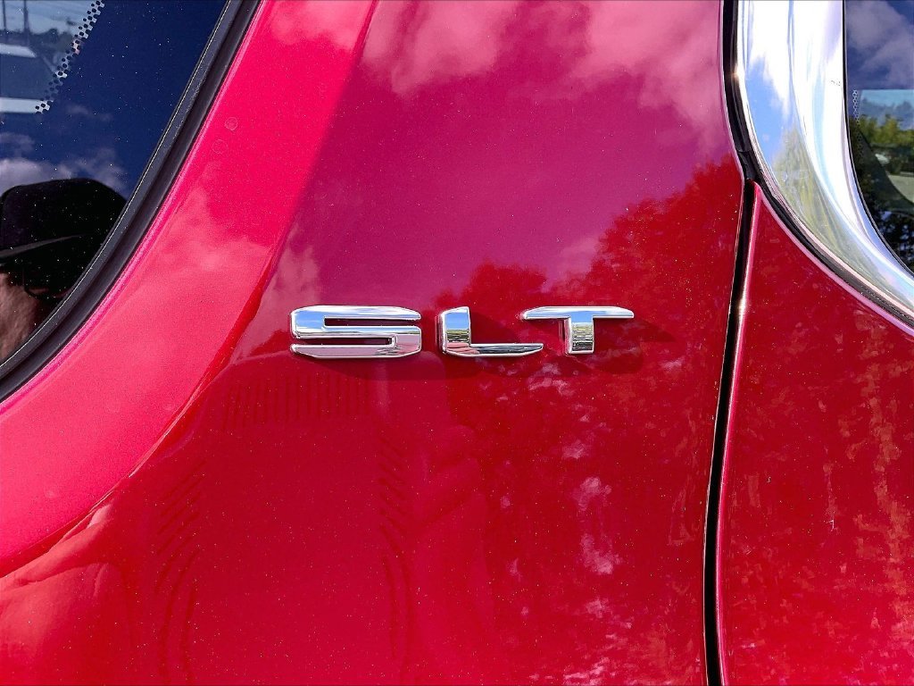 Used 2022 Cayenne Red Tintcoat GMC SLT image 27