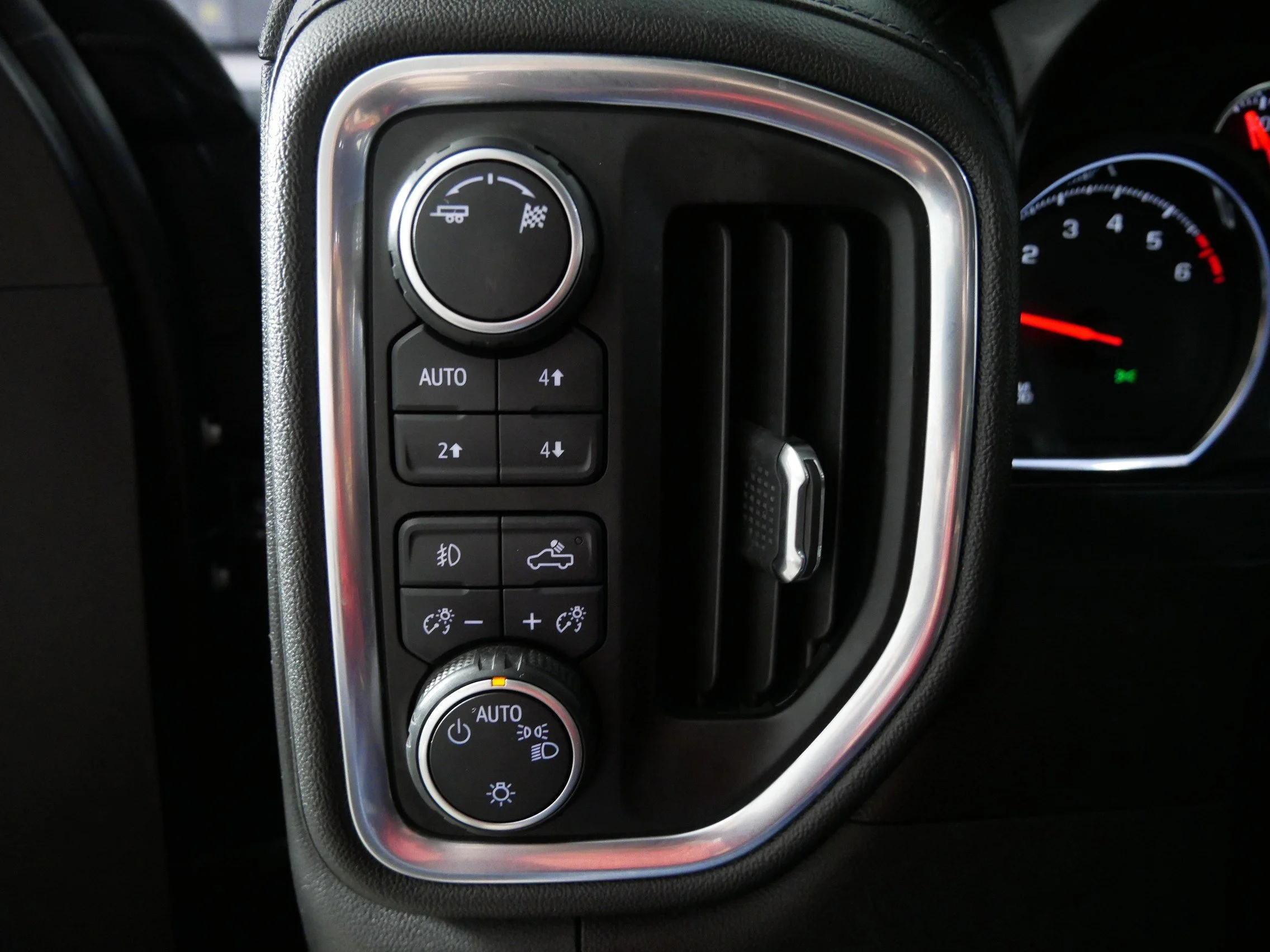 Used 2019 Shadow Gray Metallic Chevrolet LT Trail Boss image 26