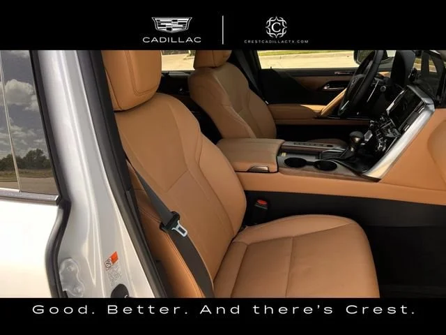 Used 2025 White Lexus Luxury image 25