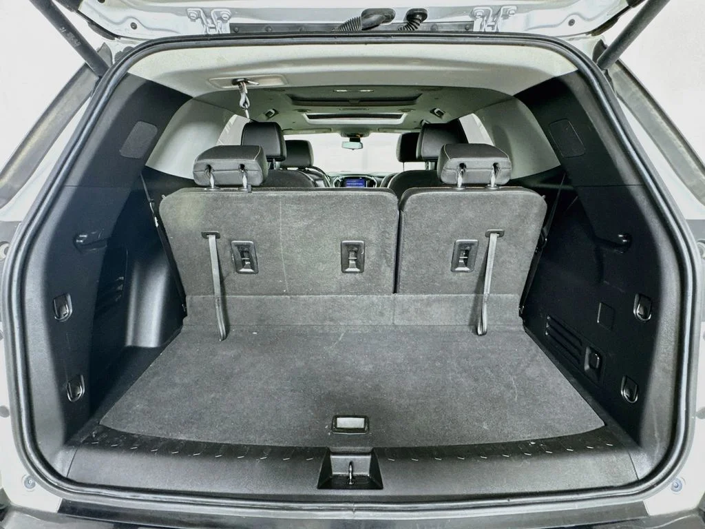 Used 2020 Summit White Chevrolet Premier image 33
