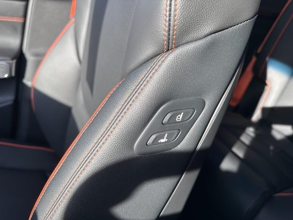 New 2026 Blue Genesis 2.5T SPORT PRESTIGE image 35