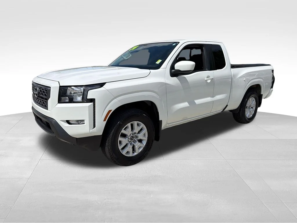 Used 2024 White Nissan SV image 3