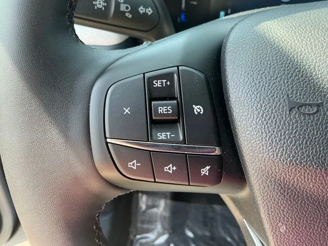 New 2026 Space White Metallic Ford XLT image 30