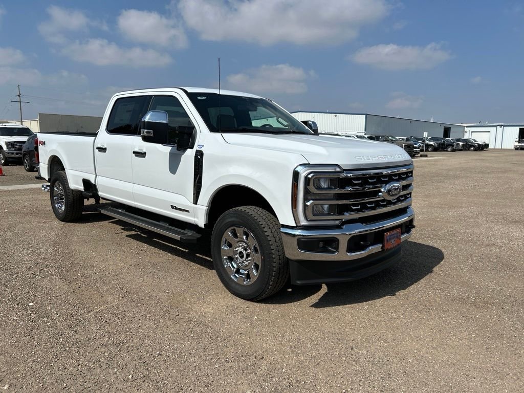 New 2026 Oxford White Ford Lariat image 9