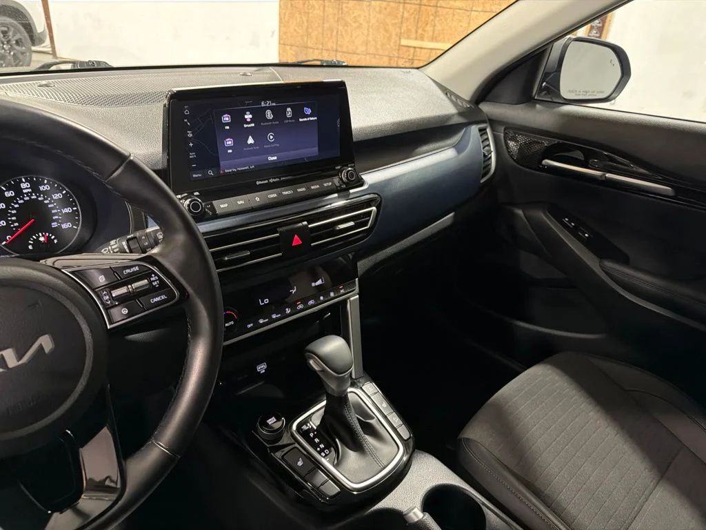 Used 2023 Gray Kia Nightfall image 19