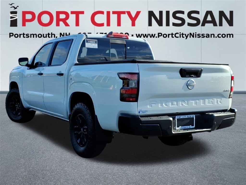 Used 2025 Glacier White Nissan S v6 w/intelligent cruise control & apple car play image 31