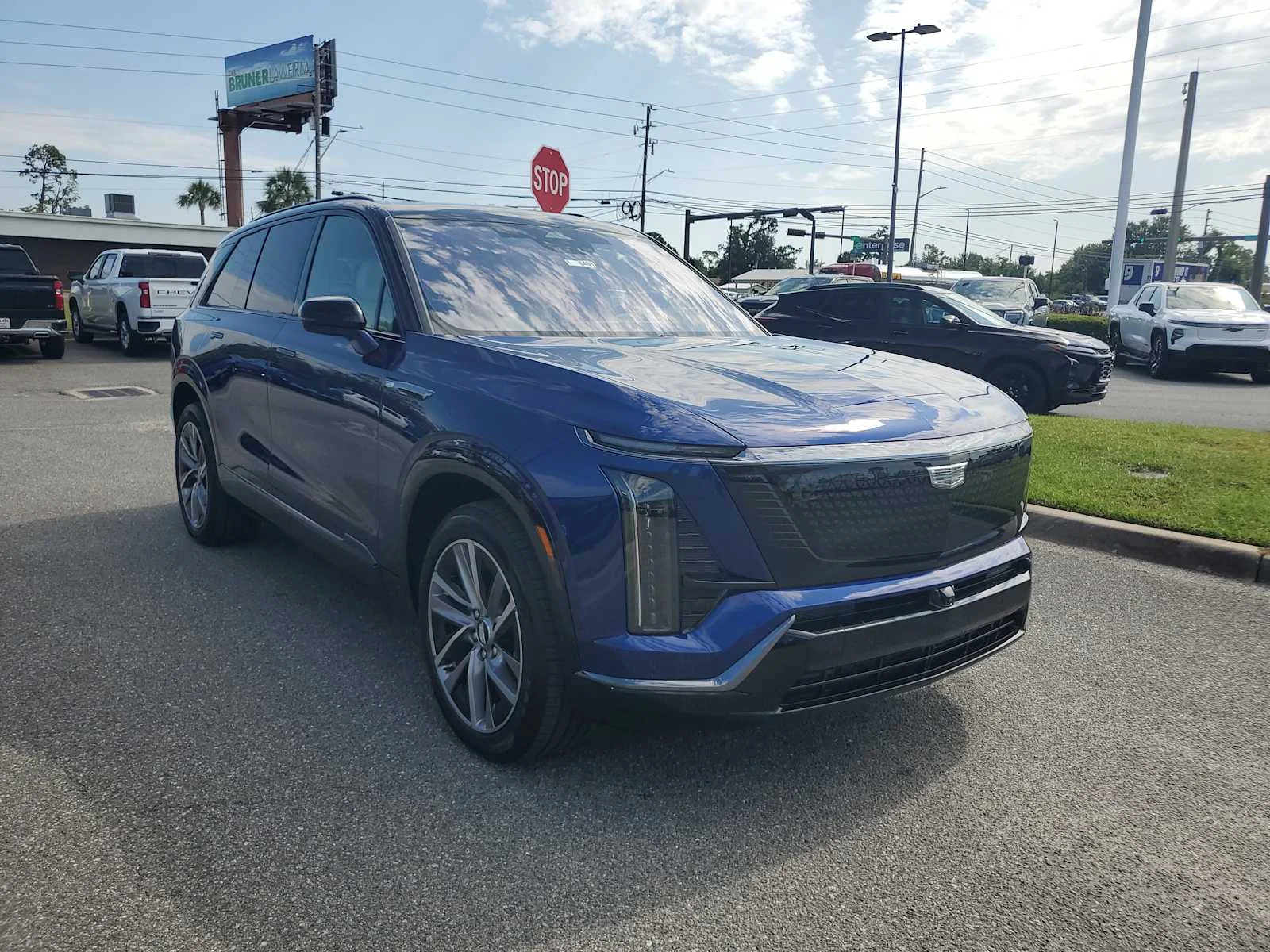 2026 Cadillac VISTIQ Sport - Photo 8
