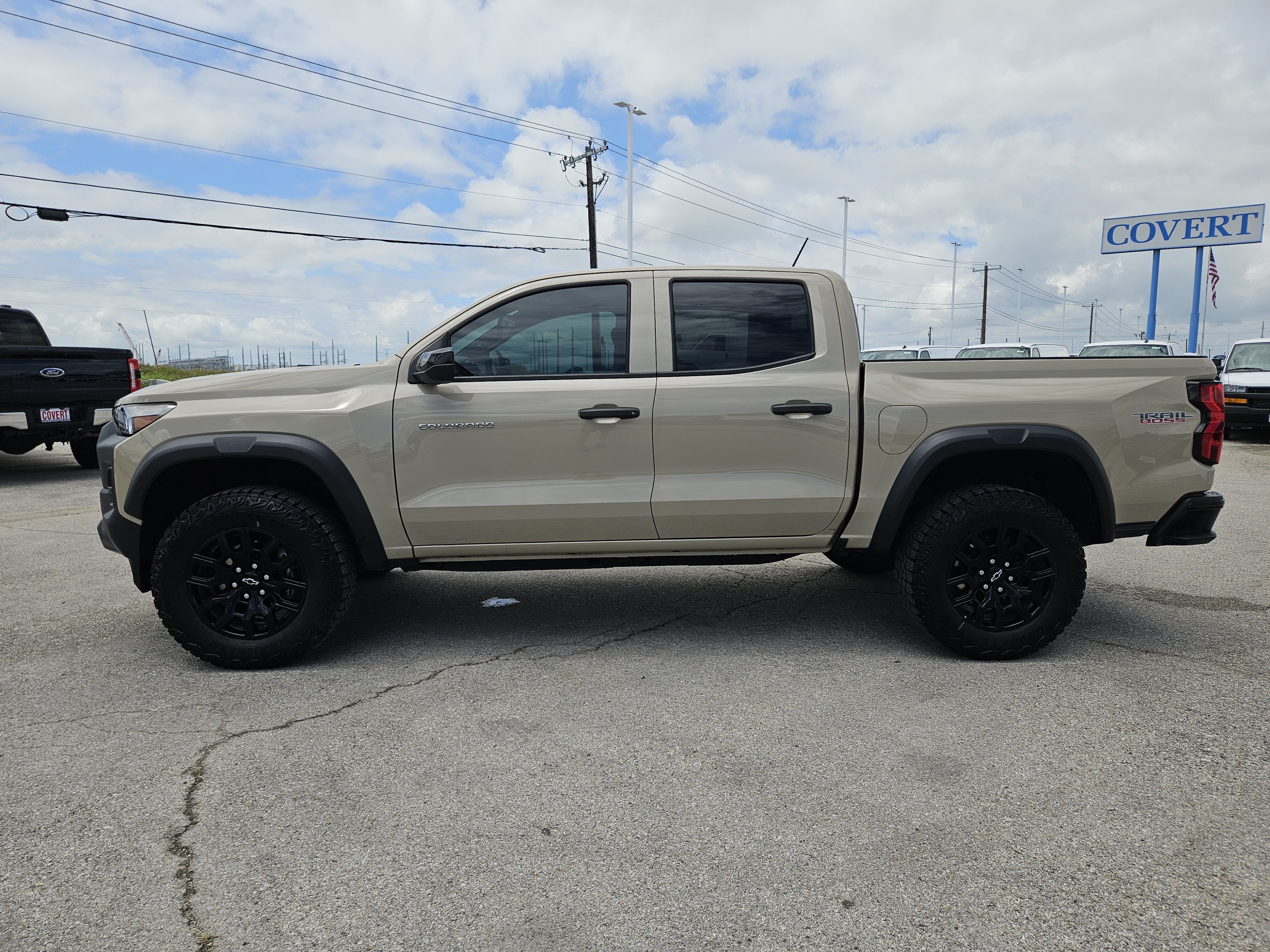 Used 2023 Sand Dune Metallic Chevrolet Trail Boss image 4