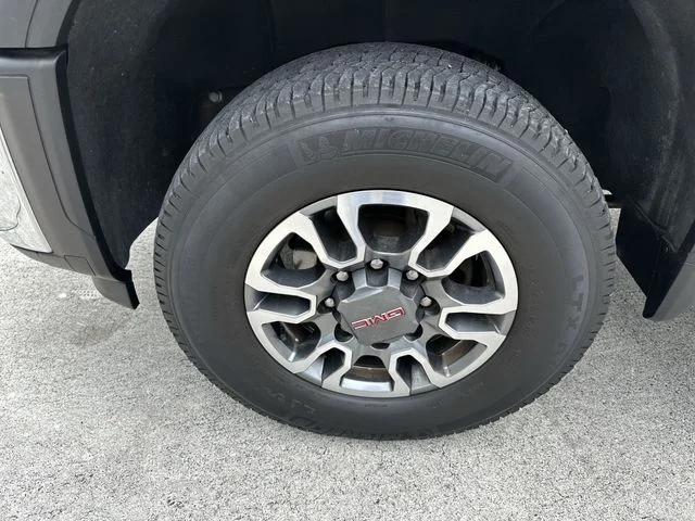 Used 2024 White GMC SLE image 10
