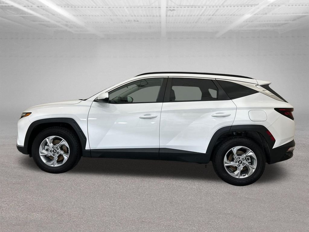 Used 2024 White Hyundai SEL image 2