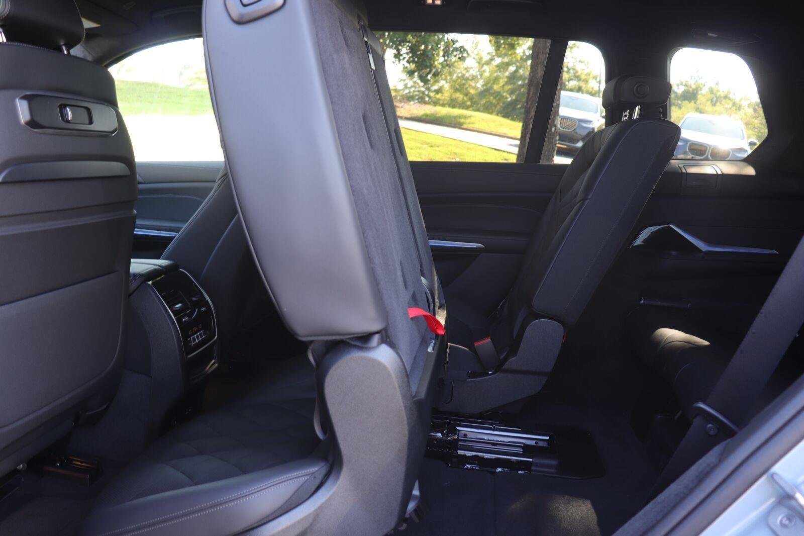 Used 2026 GRAY BMW xDrive40i image 14