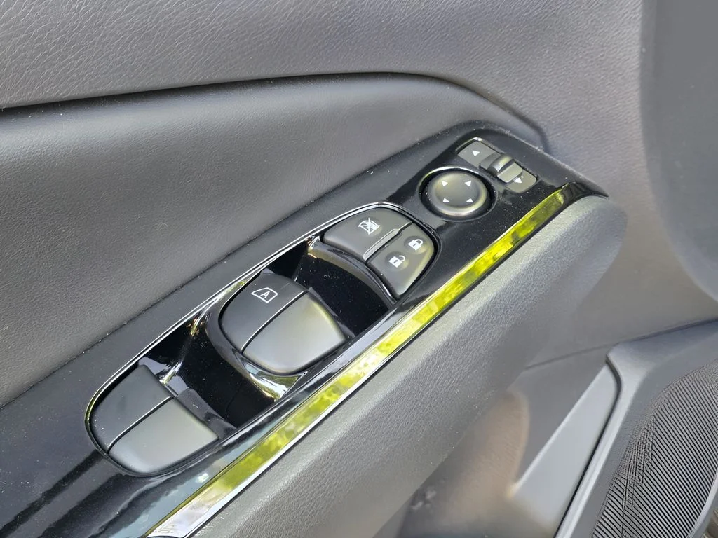 Used 2025 Gun Metallic Nissan 2.5 SL image 16