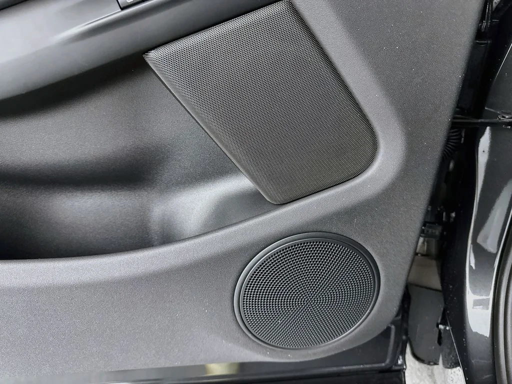 New 2026 Carpathian Grey Land Rover Hoxton Edition image 19