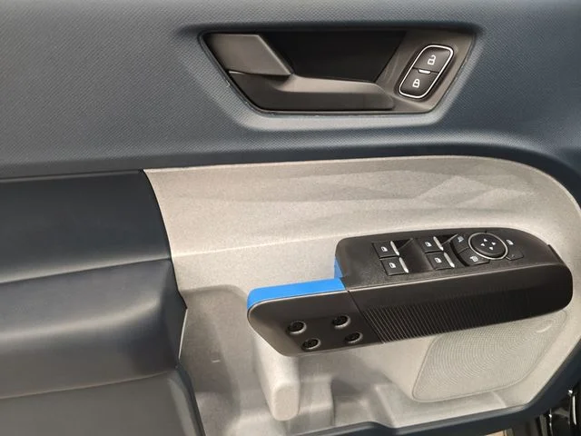 New 2026 Shadow Black Ford XLT image 37