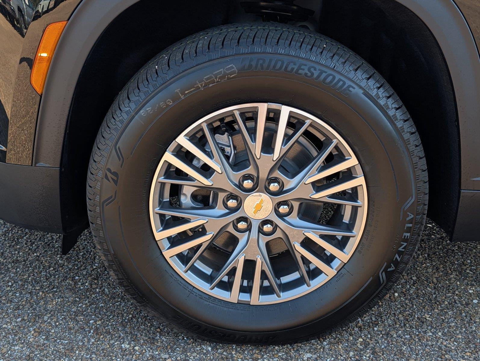 2027 Chevrolet Traverse LT - Photo 9