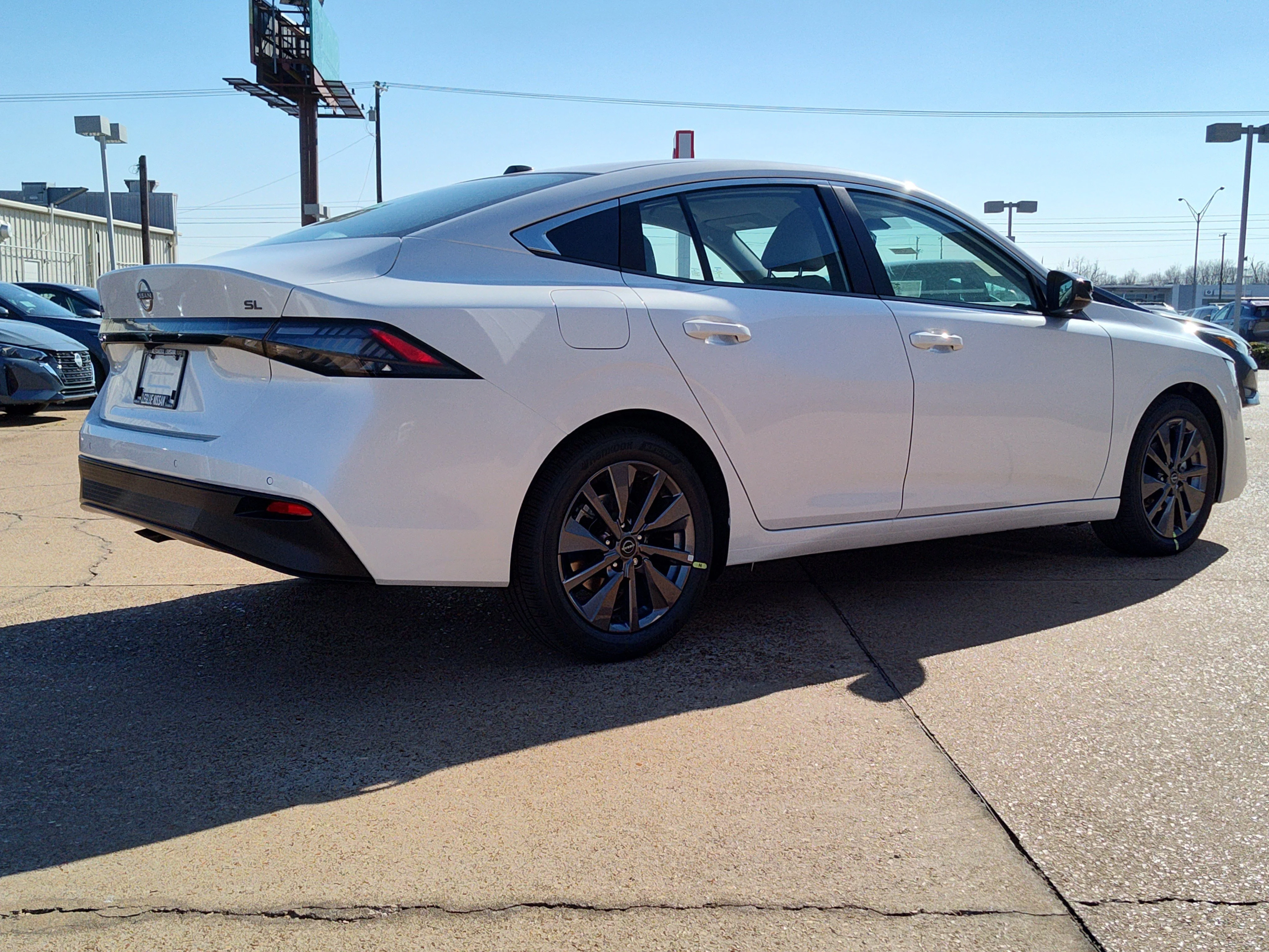 New 2026 Aspen White TriCoat Nissan SL image 5