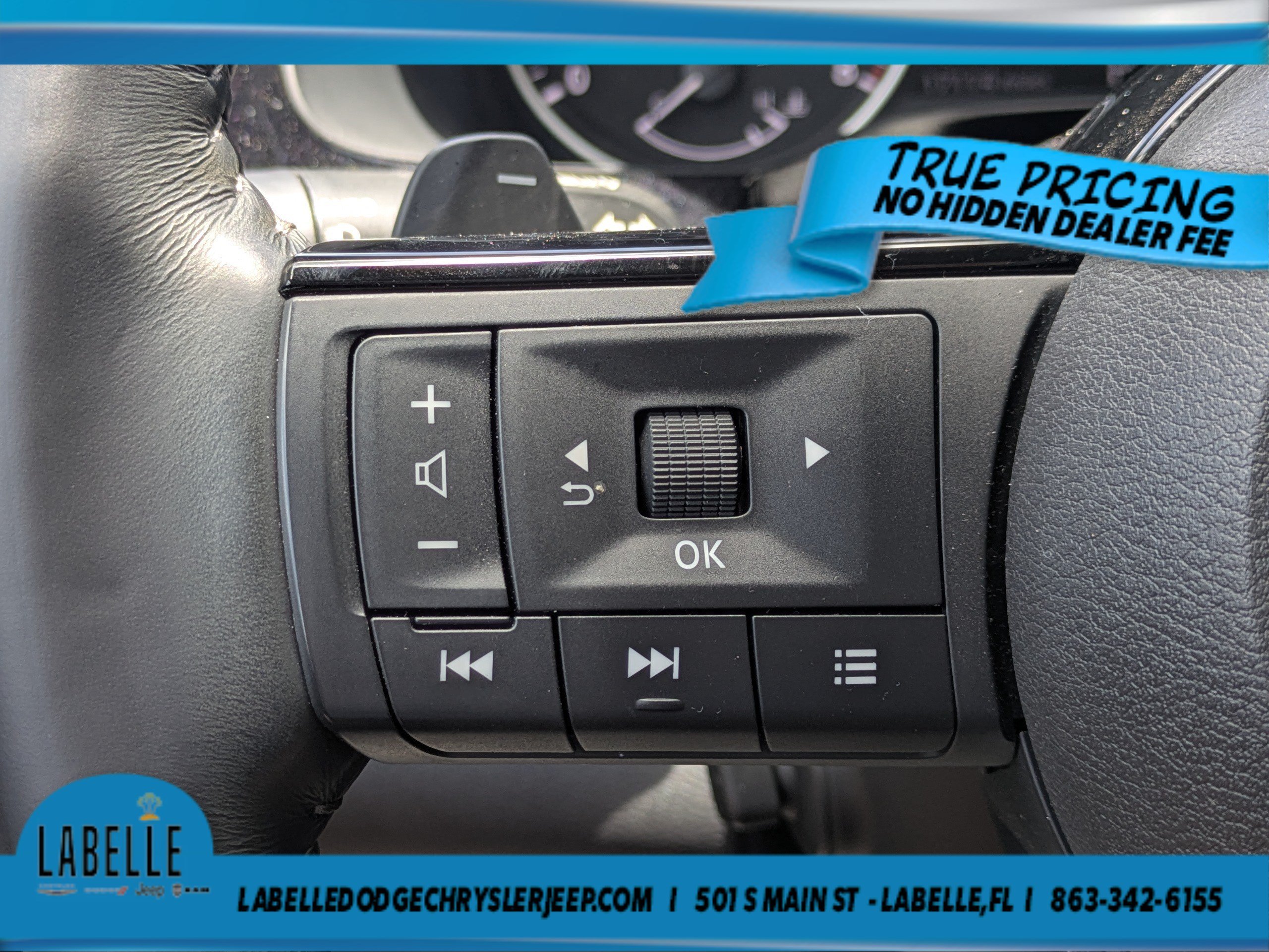 Used 2023 Pearl White Tricoat Nissan Platinum image 20