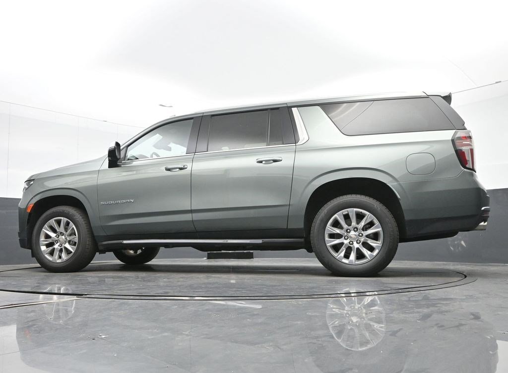 Used 2023 Silver Sage Metallic Chevrolet Premier image 33