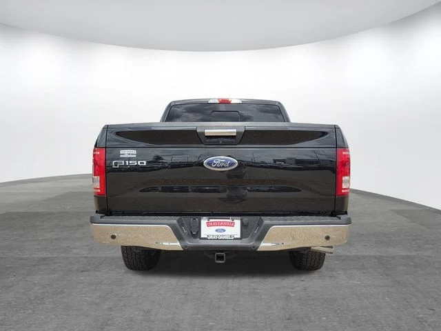 Used 2015 Tuxedo Black Metallic Ford XLT image 5