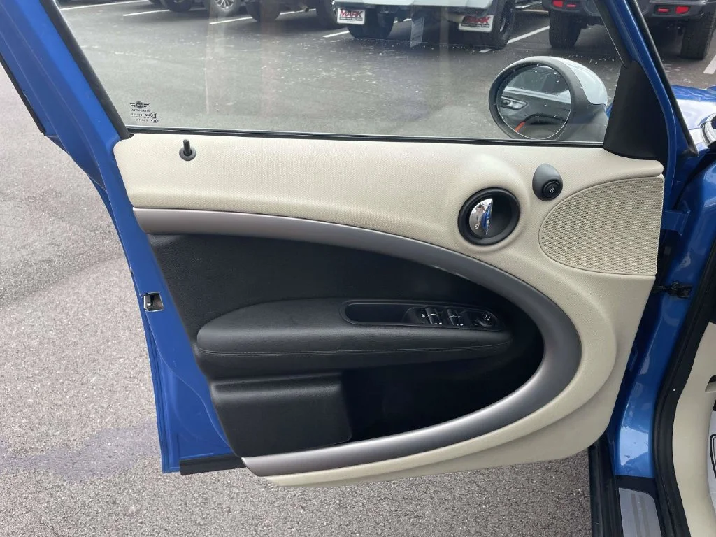 Used 2013 Blue MINI Base image 15