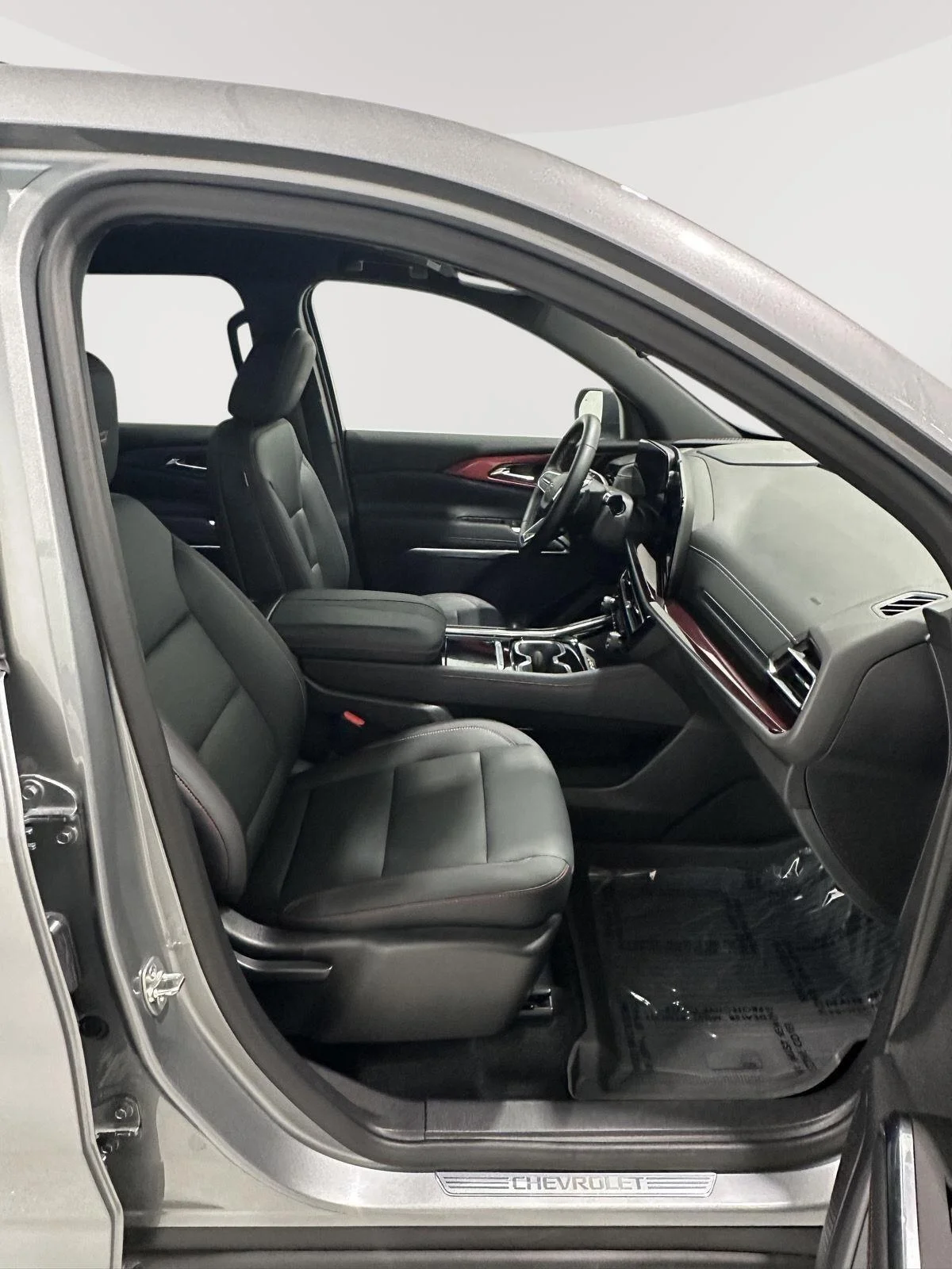 Used 2024 Sterling Gray Metallic Chevrolet Z71 image 25