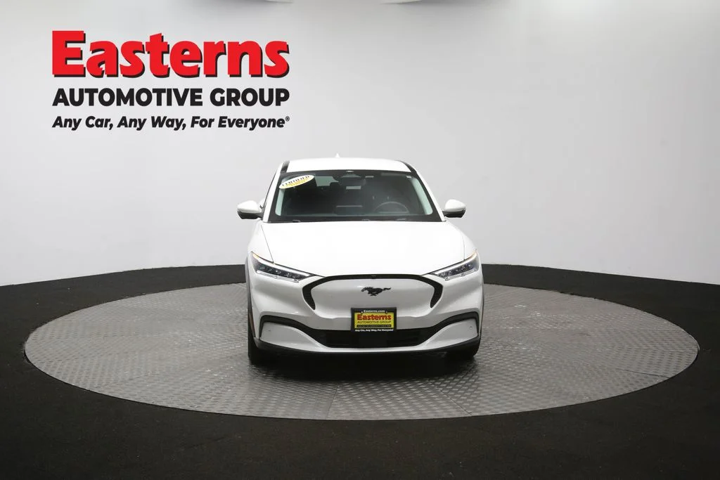 Used 2021 White Ford Select image 54