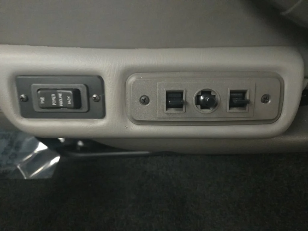 Used 2020 Summit White Chevrolet WT image 24
