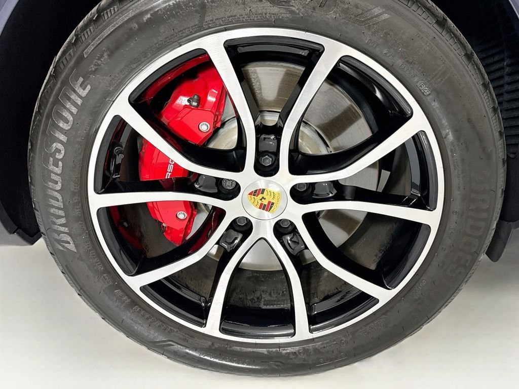 Used 2024  Porsche S image 32