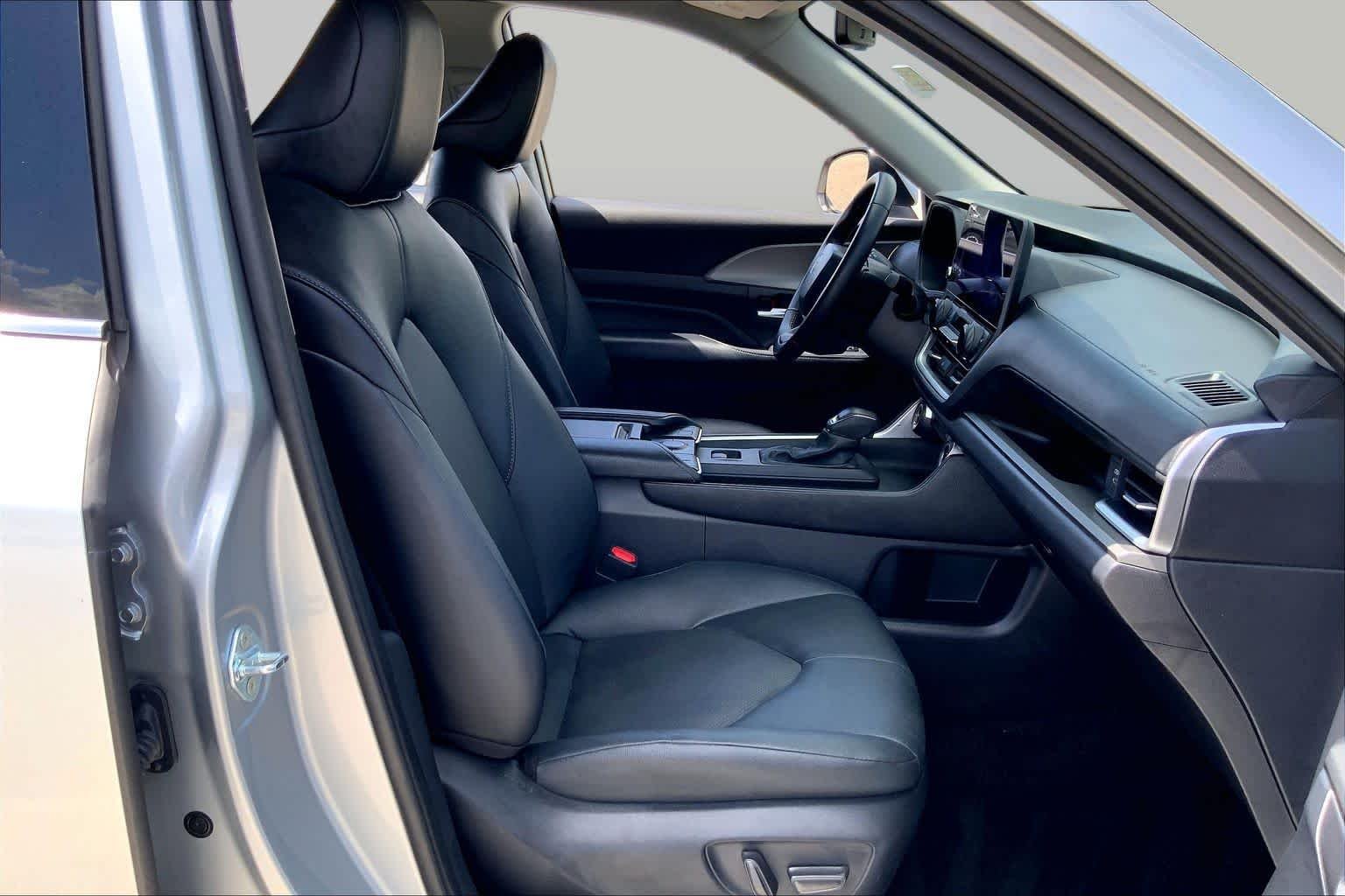 Used 2025 Celestial Silver Metallic Toyota XLE image 9