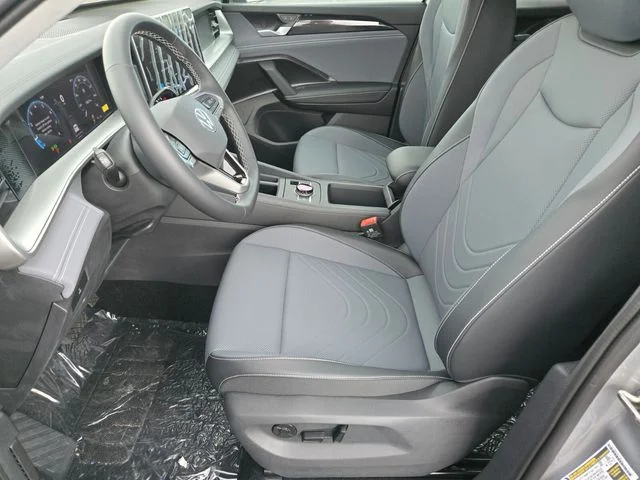 New 2025 Silver Volkswagen 2.0T SE image 6