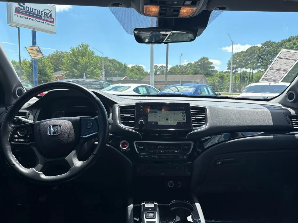 Used 2021 Silver Honda Touring image 9