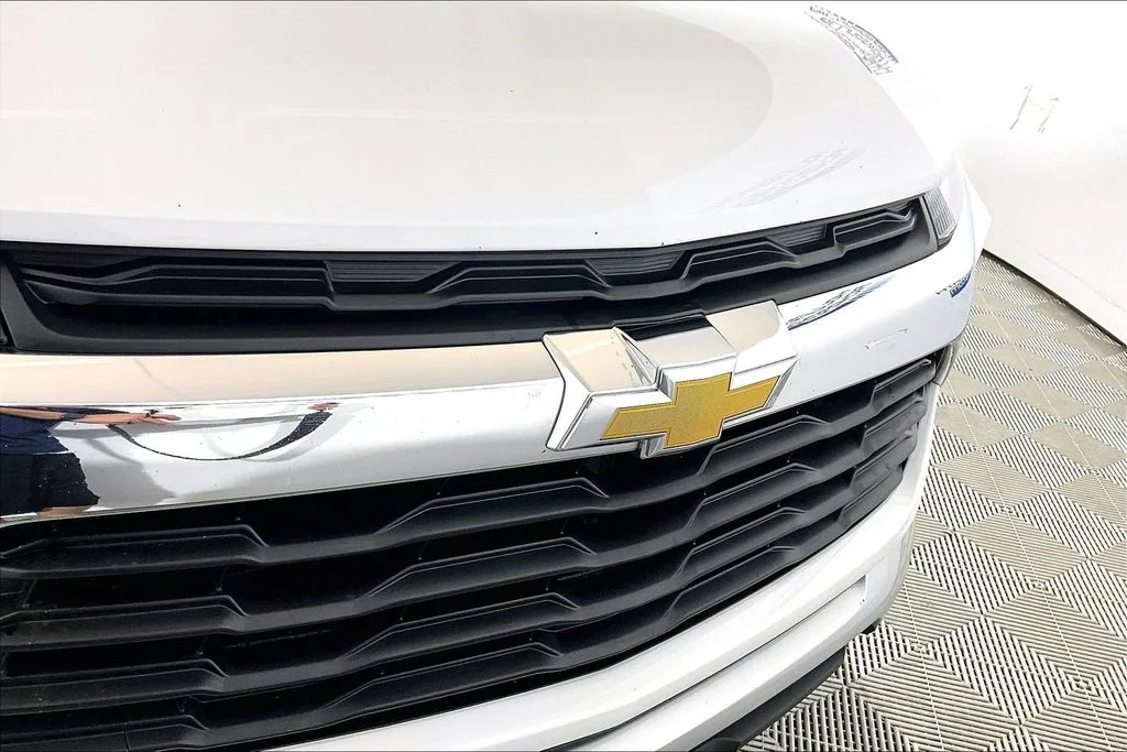 Certified Used 2025 Summit White Chevrolet LT image 23