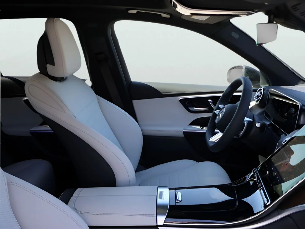 New 2026 Polar White Mercedes-Benz GLC 300 image 10