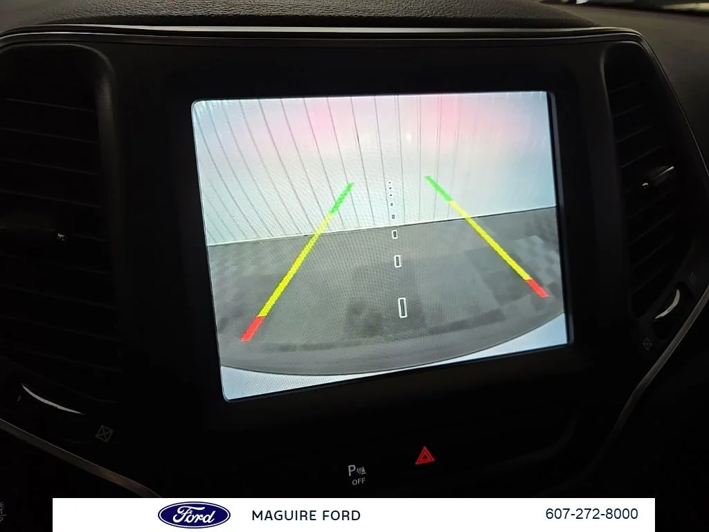 Used 2019 White Jeep Trailhawk image 14