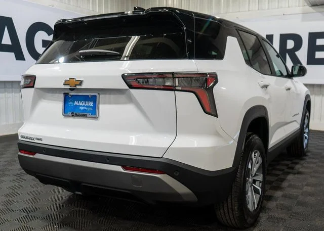 New 2027 Summit White Chevrolet LT image 5