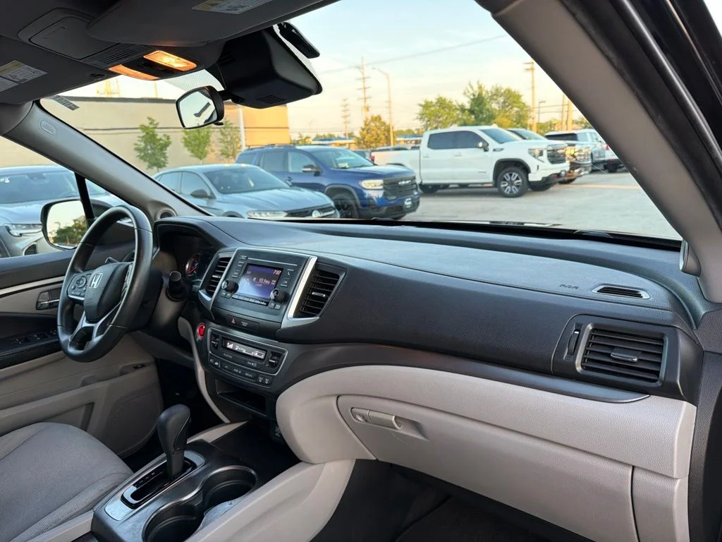 Used 2019  Honda LX image 25