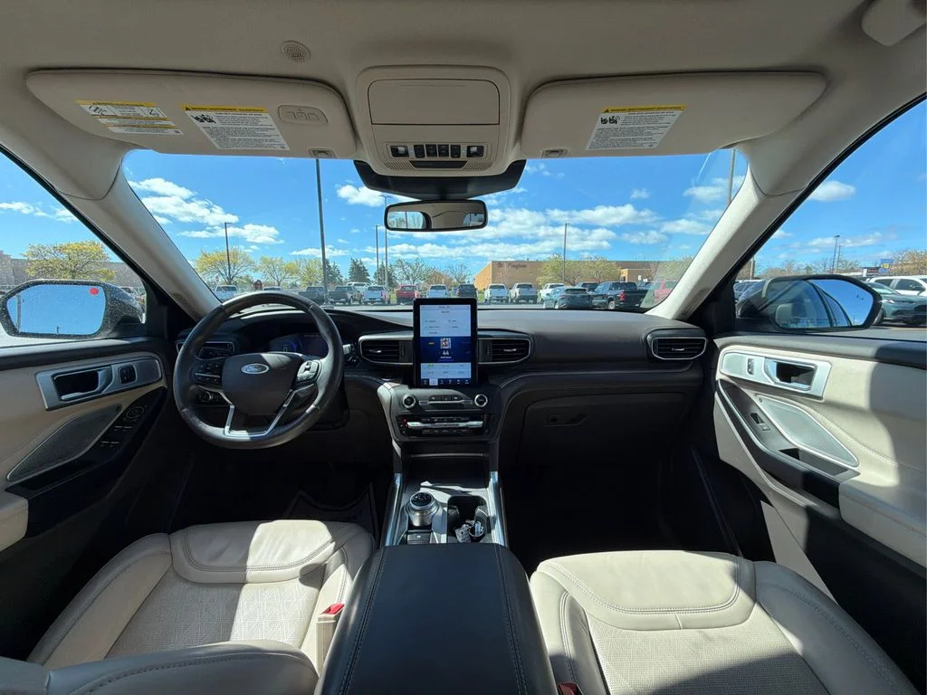 Used 2020 White Metallic Ford Platinum image 26