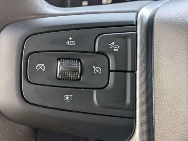Used 2022 Summit White GMC SLE image 21